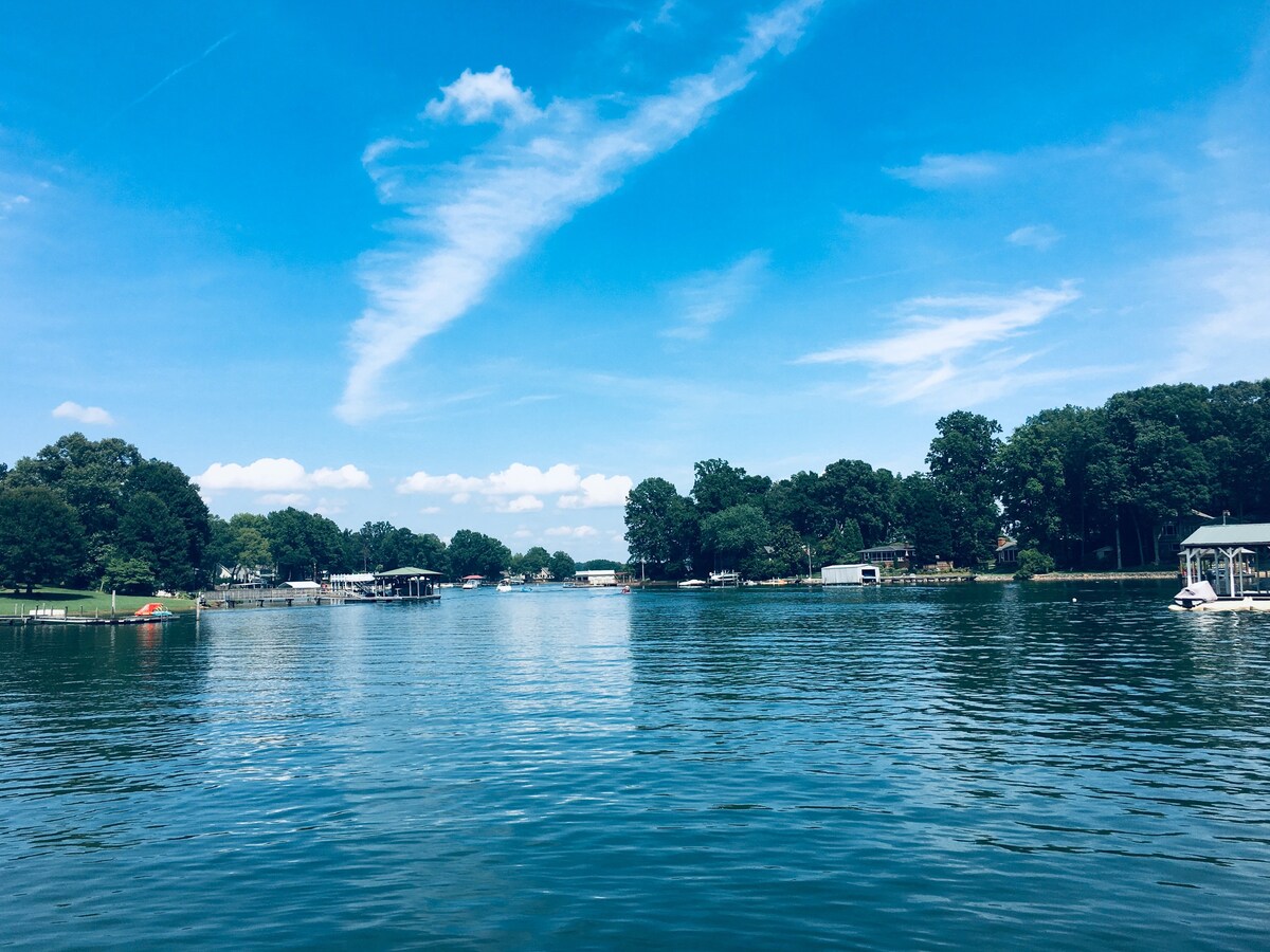 Green Cove Lake House - Beautiful lakefront vacation rental with private dock and stunning lake views